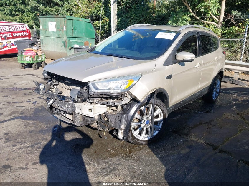 2017 FORD ESCAPE TITANIUM · Photo 2