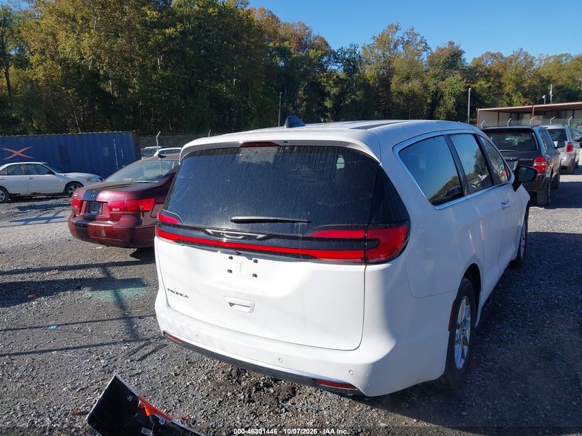 Фото 16 - CHRYSLER PACIFICA