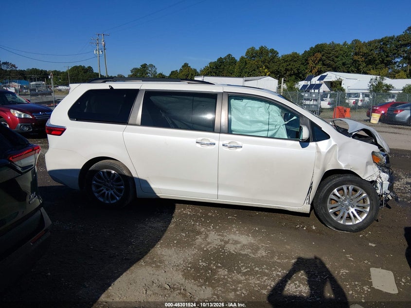 TOYOTA SIENNA - zdjęcie 14