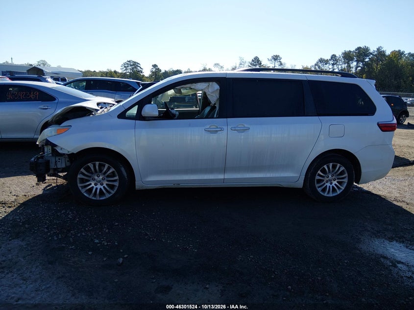 TOYOTA SIENNA - zdjęcie 15