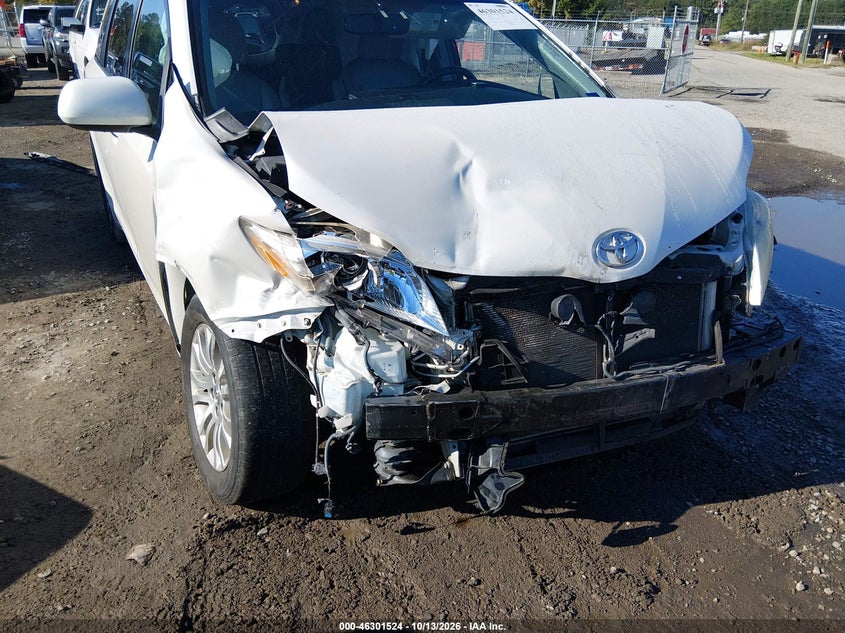 TOYOTA SIENNA - zdjęcie 6