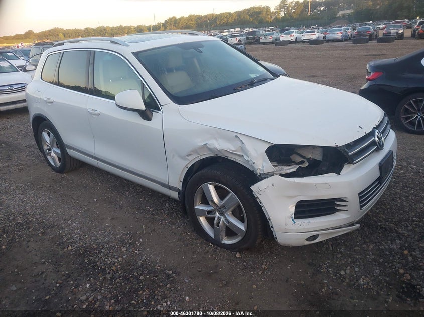 2014 VOLKSWAGEN TOUAREG 3.6L LUX