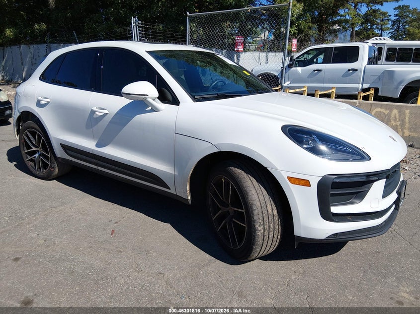 Vin: wp1aa2a54plb16915, lot: 46802015, porsche macan t 2023 img_1