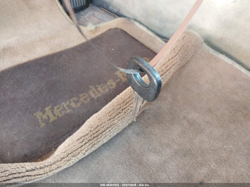 صورة 11 - MERCEDES-BENZ 240
