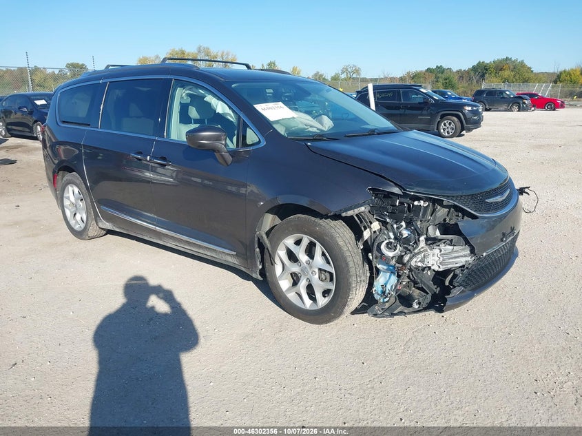 Vin: 2c4rc1eg1hr627866, lot: 46802555, chrysler pacifica touring-l plus 2017 img_1