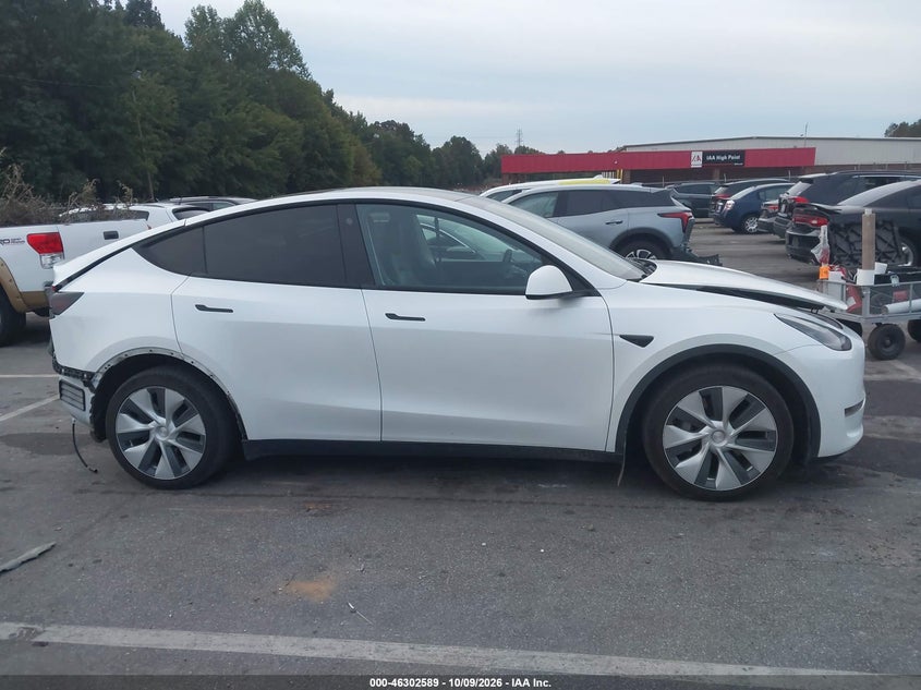 2021 TESLA MODEL Y VIN 5YJYGDEE2MF063554 — фото 13