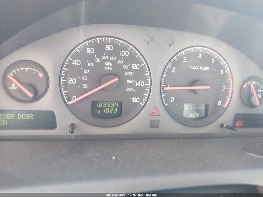 VOLVO V70 2001 VIN YV1SZ58D811007321