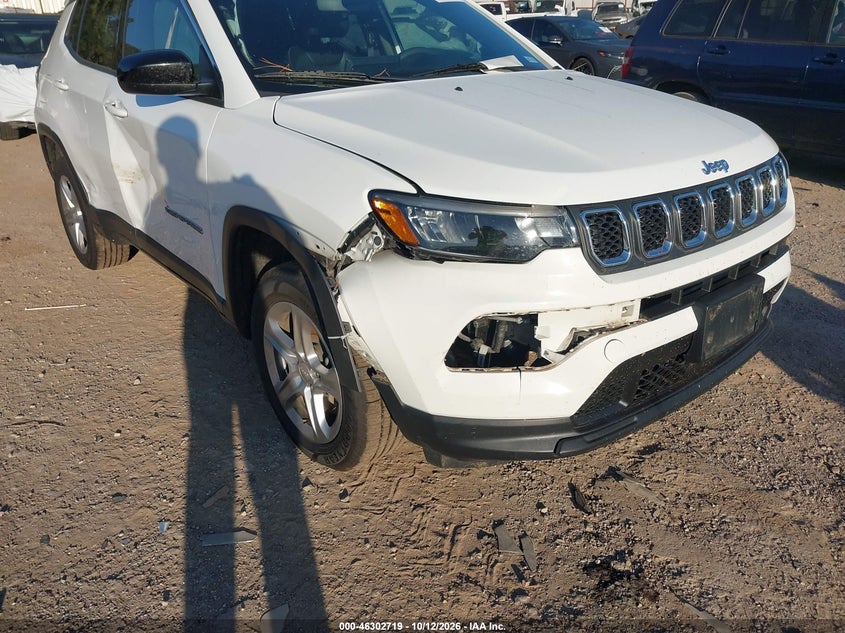 2023 JEEP COMPASS LATITUDE 4X4 · Фото 17