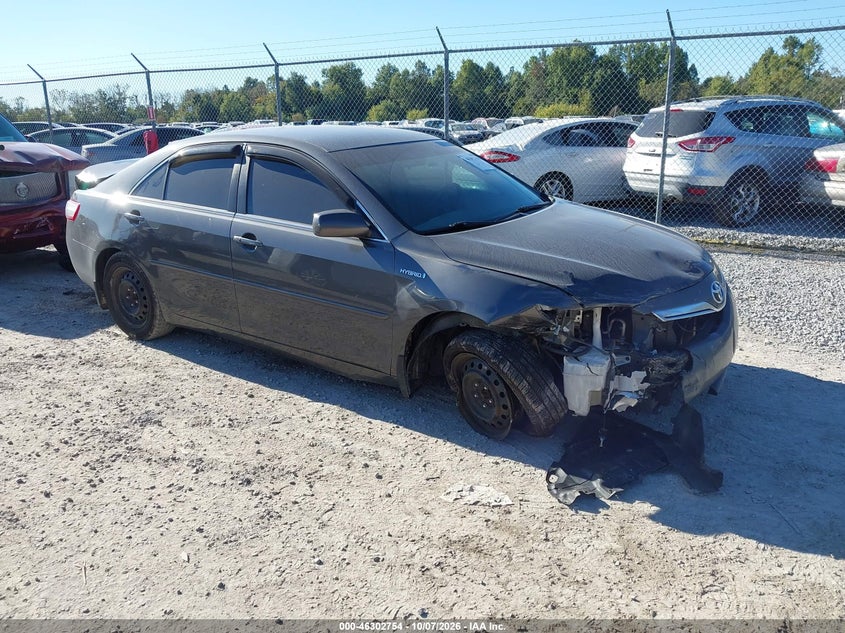 Vin: 4t1bb3ek6au117828, lot: 46802953, toyota camry hybrid 2010 img_1
