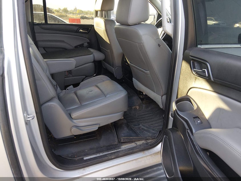 CHEVROLET SUBURBAN - zdjęcie 8