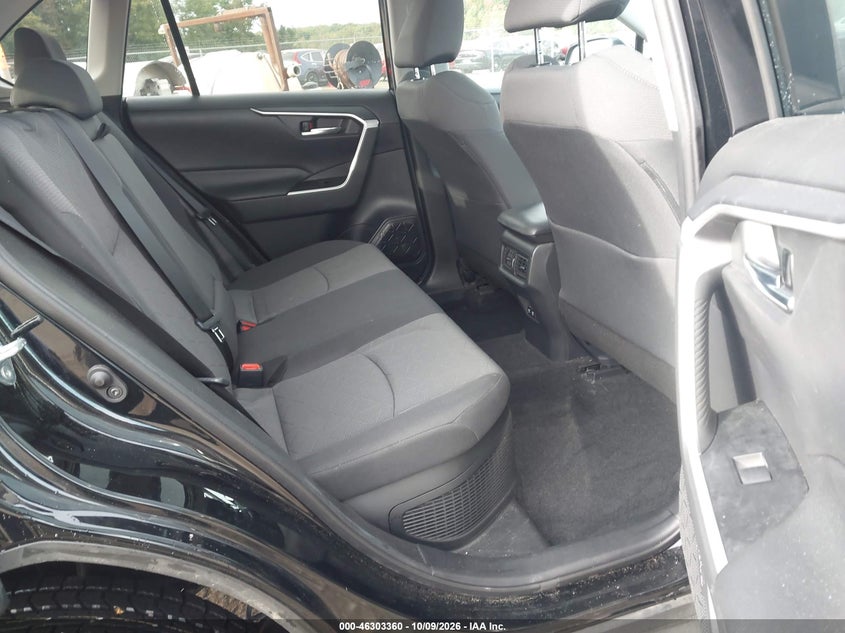 TOYOTA RAV4 HYBRID - zdjęcie 8