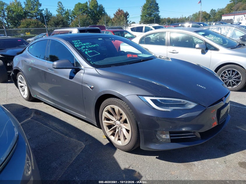 TESLA MODEL S - zdjęcie 13
