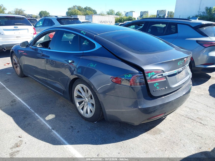 TESLA MODEL S - zdjęcie 3