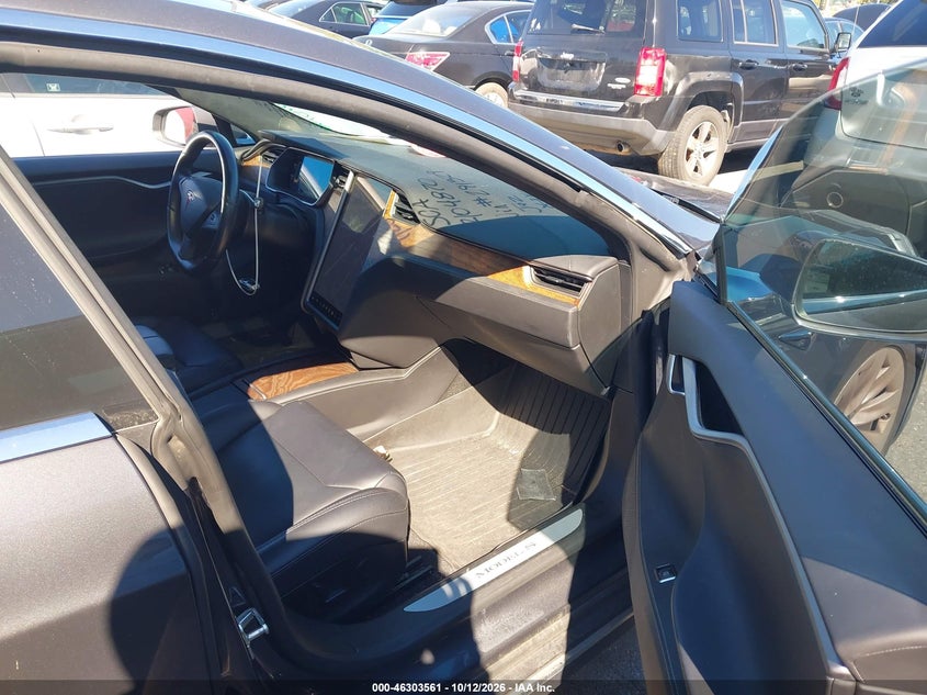 TESLA MODEL S - zdjęcie 5