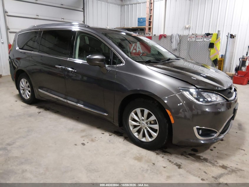 Vin: 2c4rc1bg2jr246795, lot: 46804183, chrysler pacifica touring l 20181