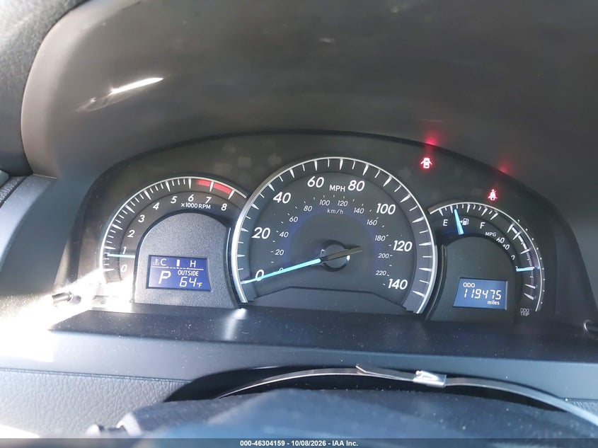 2012 TOYOTA CAMRY XLE V6 · Фото 7