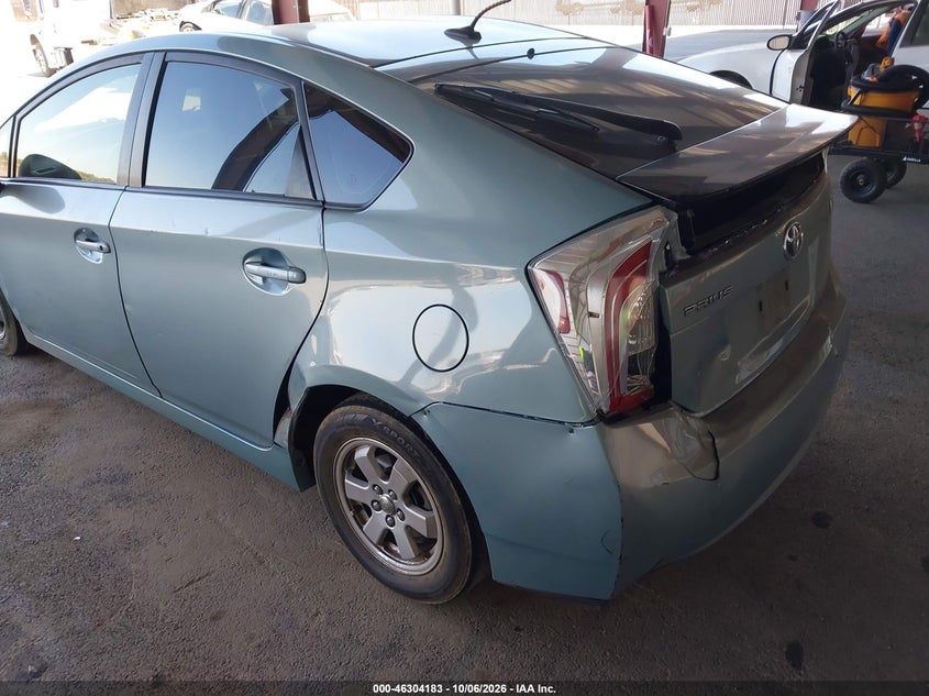 TOYOTA PRIUS - zdjęcie 17