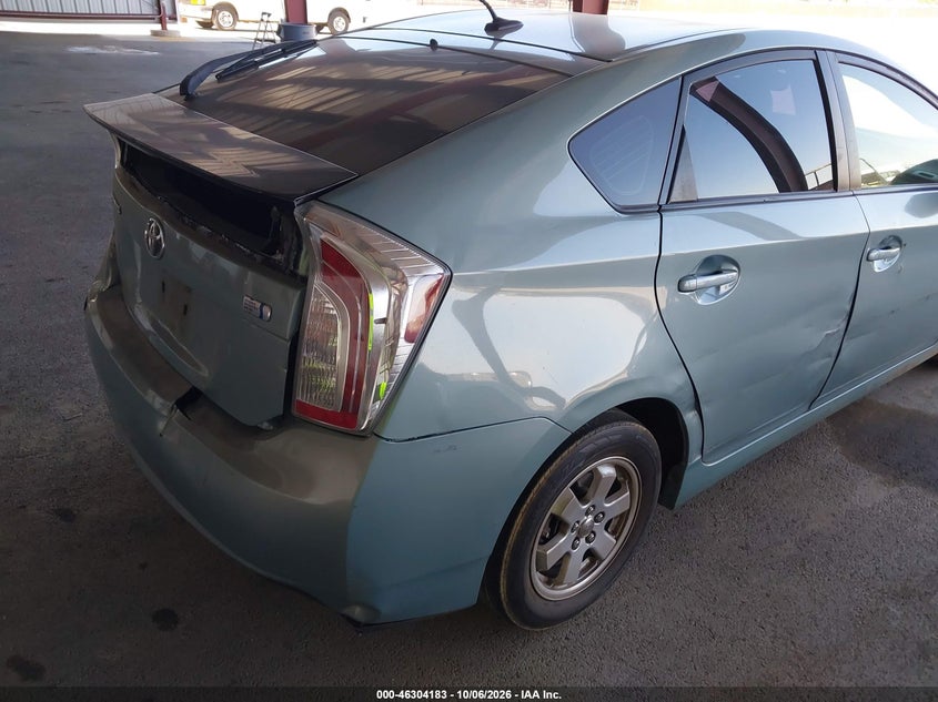 TOYOTA PRIUS - zdjęcie 18