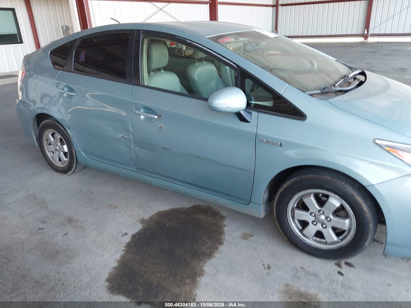 TOYOTA PRIUS - zdjęcie 19