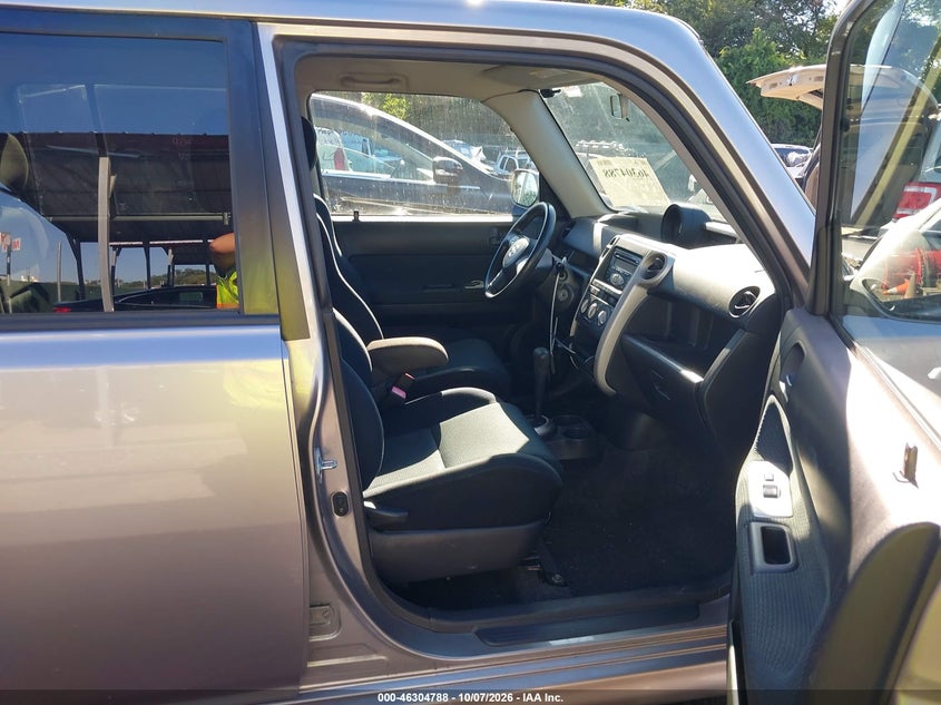 2006 SCION XB · Фото 5