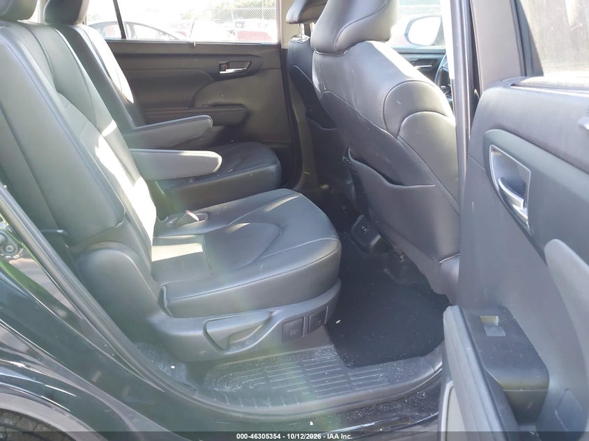 TOYOTA HIGHLANDER - zdjęcie 8
