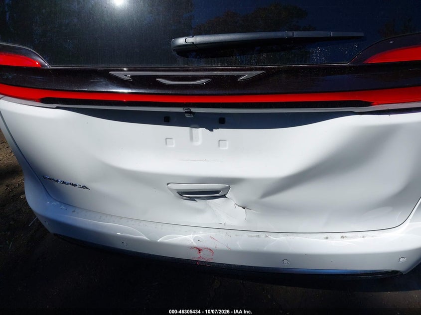 CHRYSLER PACIFICA 2027 VIN 2C4RC1BG4VR590893