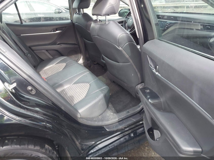 TOYOTA CAMRY - zdjęcie 8
