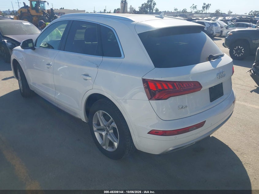 Vin: wa1bnafy7j2235122, lot: 46806343, audi q5 2.0t premium/2.0t tech premium 20183