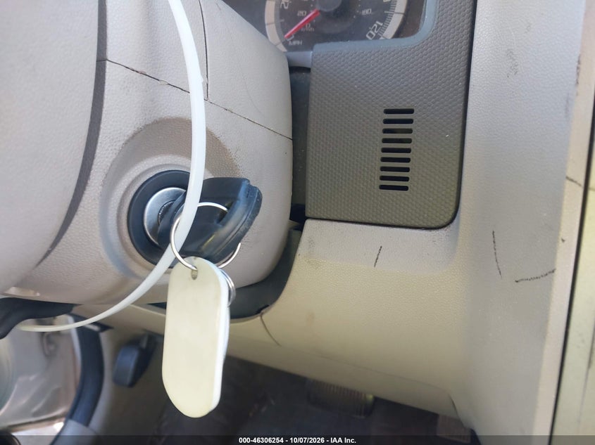 2008 FORD ESCAPE XLT · Photo 11