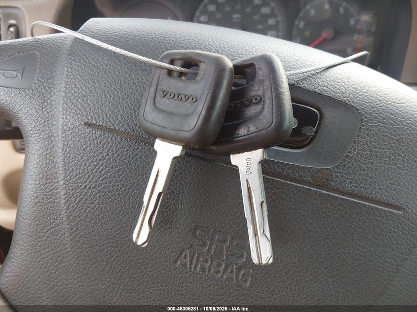 VOLVO C70 2000 VIN YV1NC56D0YJ012444