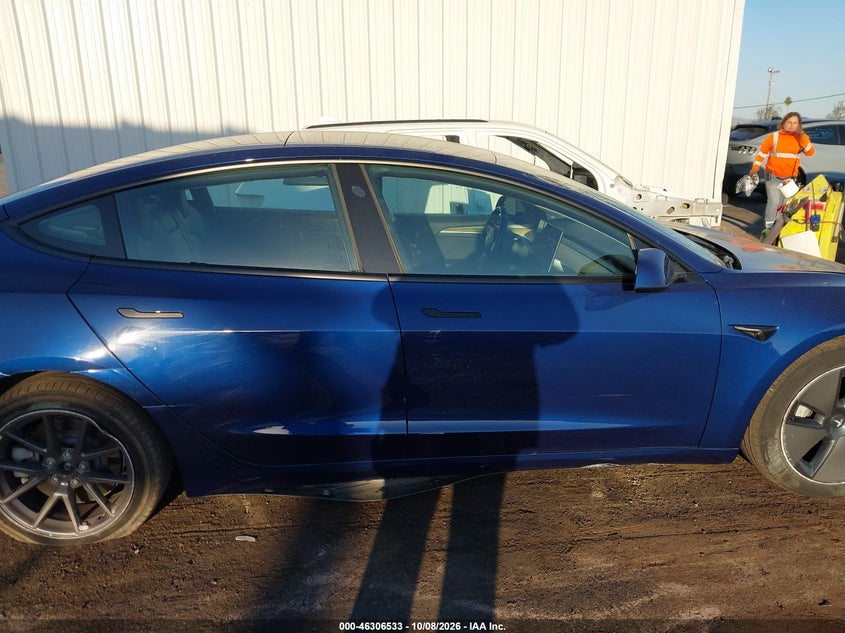 TESLA MODEL 3 - zdjęcie 13