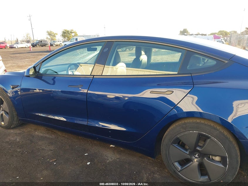 TESLA MODEL 3 - zdjęcie 14