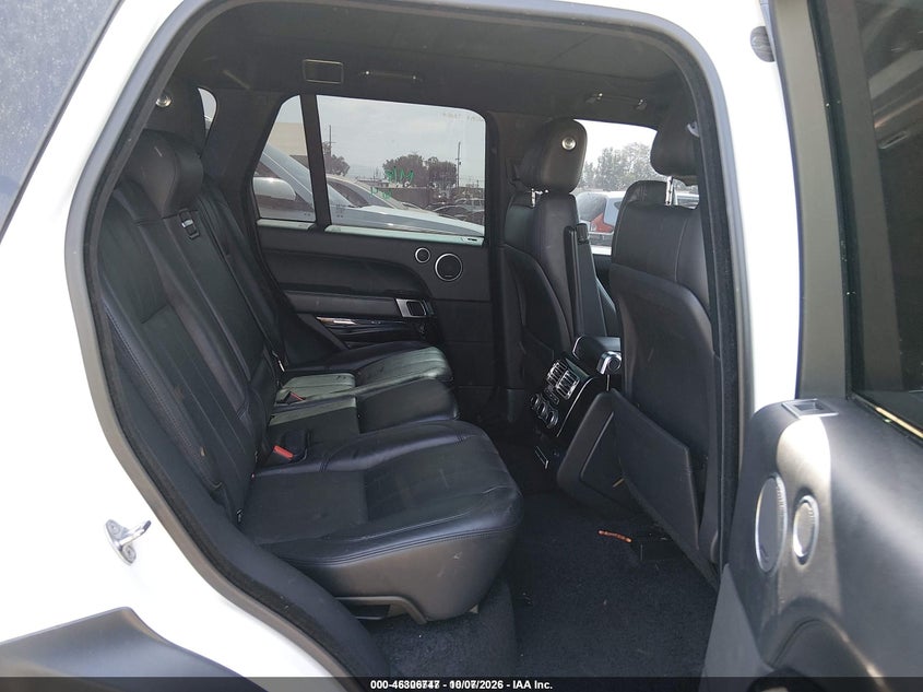 Photo 8 - LAND-ROVER RANGE ROVER