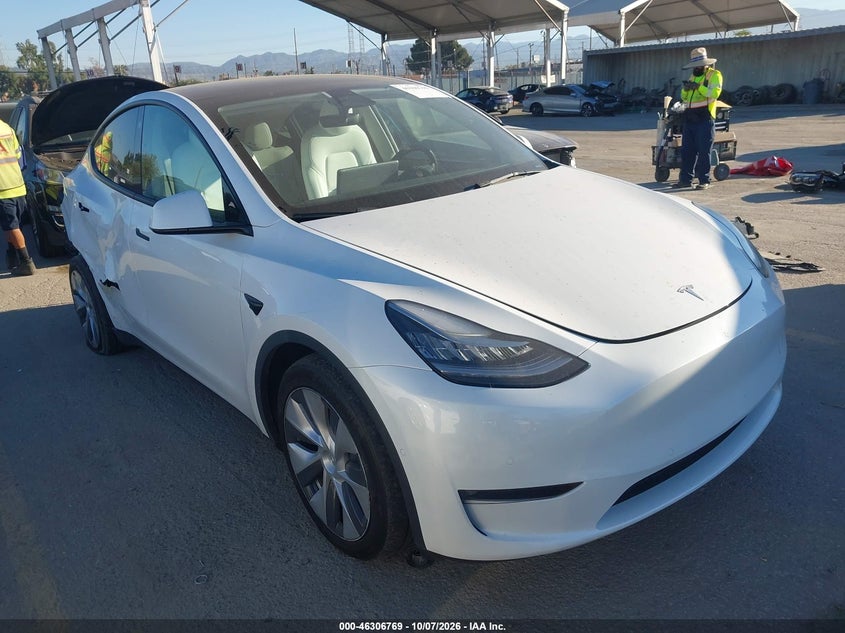 Vin: 7saygdee3nf408918, lot: 46806968, tesla model y long range dual motor all-wheel drive 2022 img_1