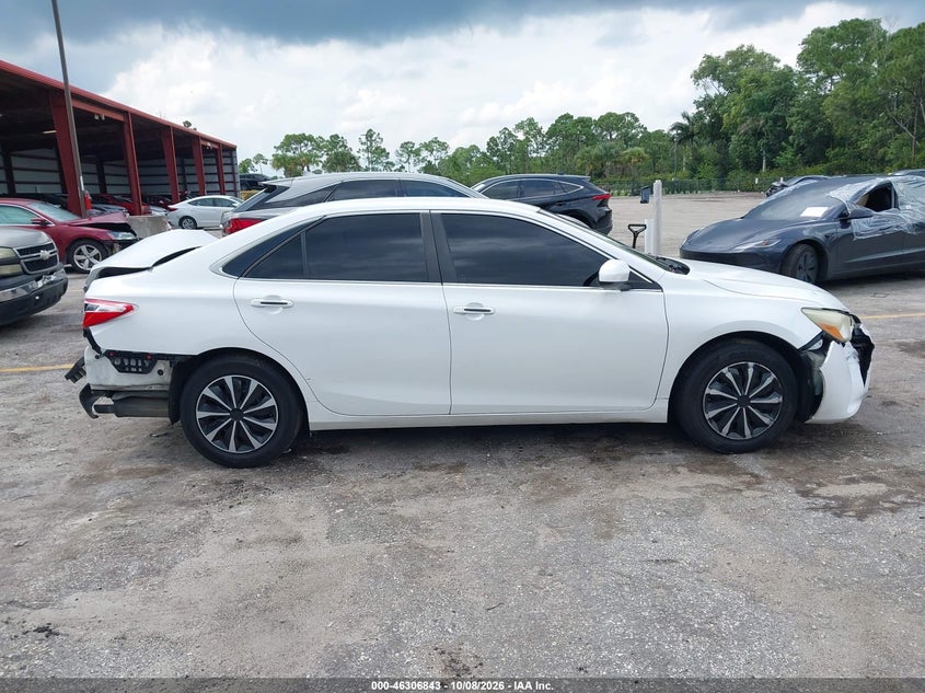 TOYOTA CAMRY - zdjęcie 13