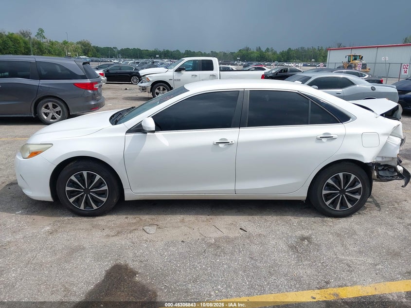 TOYOTA CAMRY - zdjęcie 14