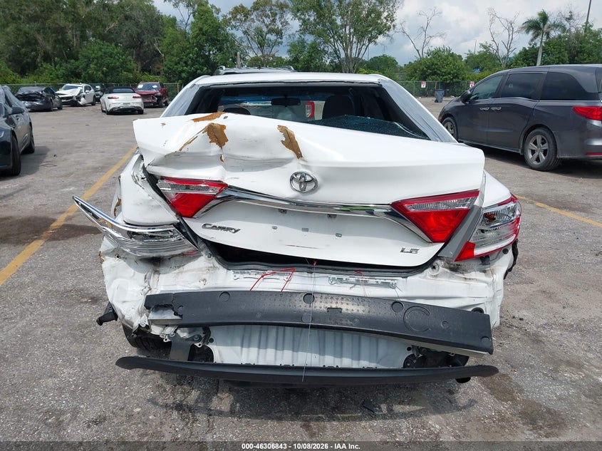 TOYOTA CAMRY - zdjęcie 16
