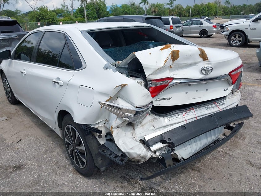 TOYOTA CAMRY - zdjęcie 17