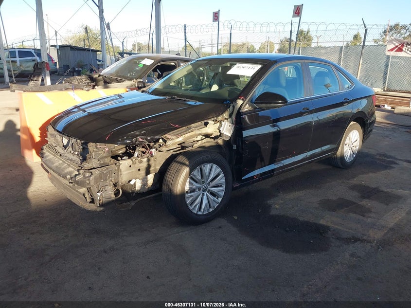 2019 Volkswagen Jetta 1.4T R-Line/1.4T S/1.4T Se, Left Front, IAAI, VIN 3VWC57BU0KM234465 — photo 2
