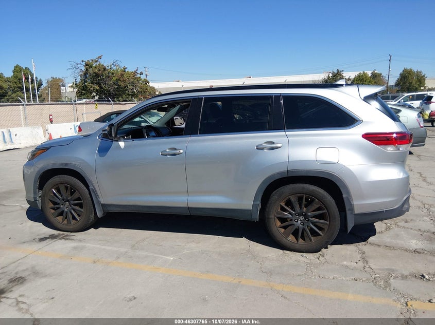 2019 TOYOTA HIGHLANDER SE · Фото 14