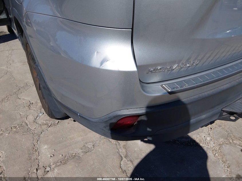 2019 TOYOTA HIGHLANDER SE · Фото 6