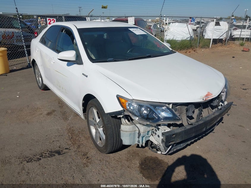 2013 TOYOTA CAMRY HYBRID LE