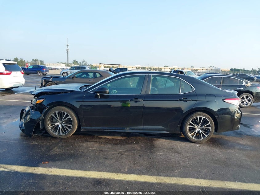 TOYOTA CAMRY - zdjęcie 14