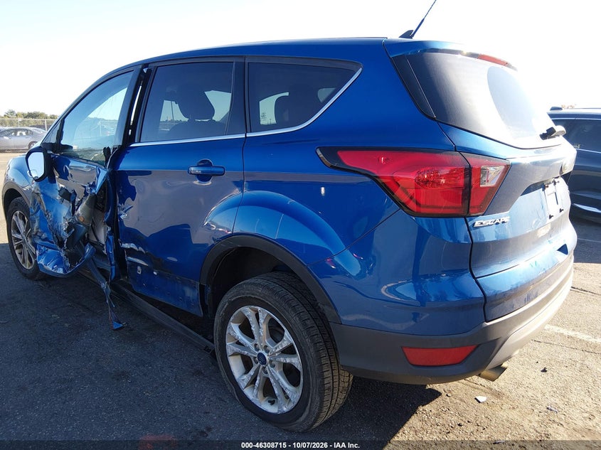 Vin: 1fmcu9gd4kua73412, lot: 46808914, ford escape se 20193