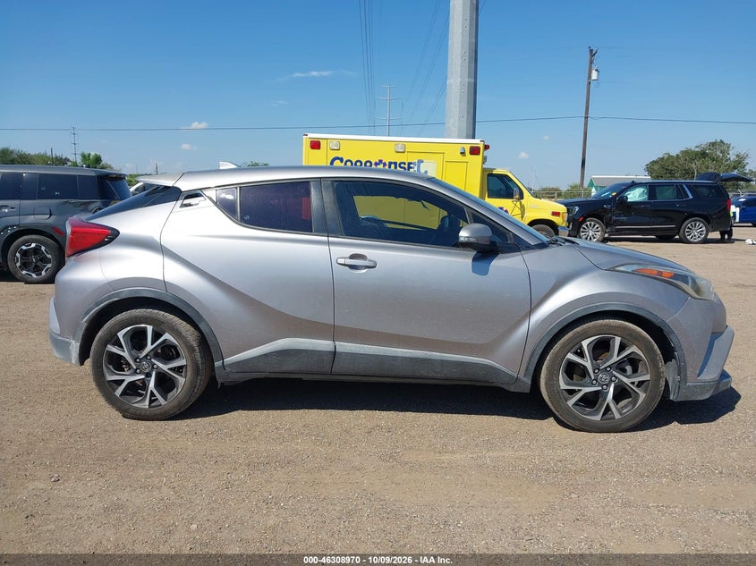 TOYOTA C-HR - zdjęcie 14