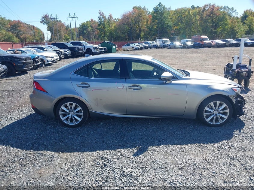 2016 LEXUS IS 300 · Photo 13