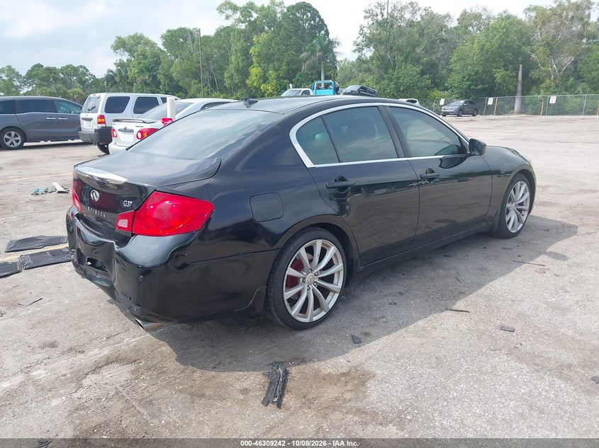 2013 INFINITI G37 JOURNEY · Photo 4