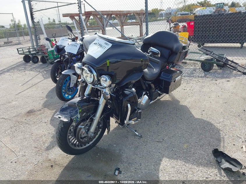 HARLEY-DAVIDSON FLHTCU 2010