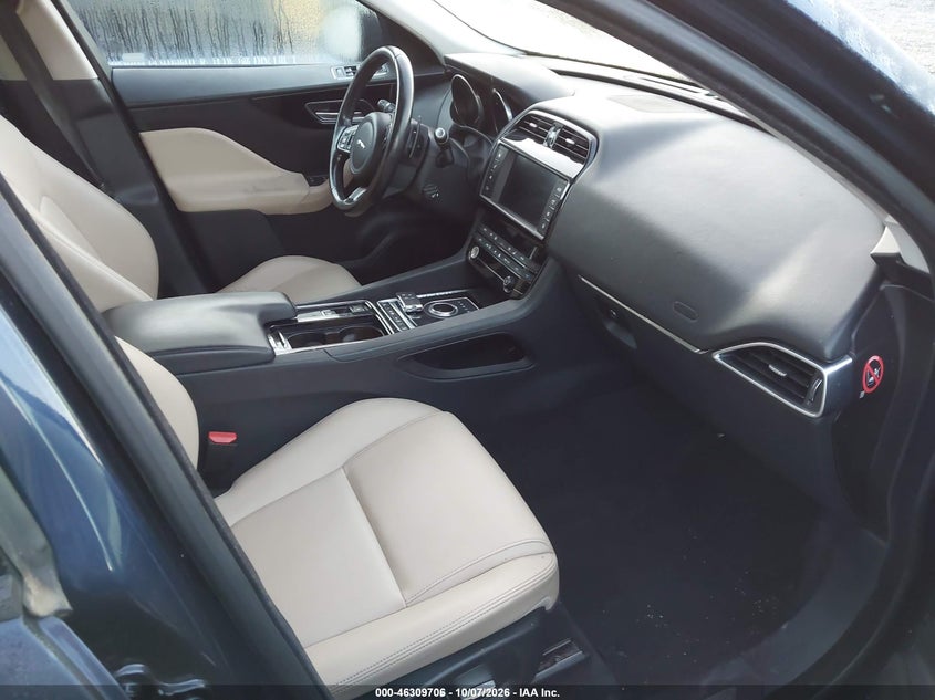 JAGUAR F-PACE 2018 VIN SADCJ2FX0JA266399