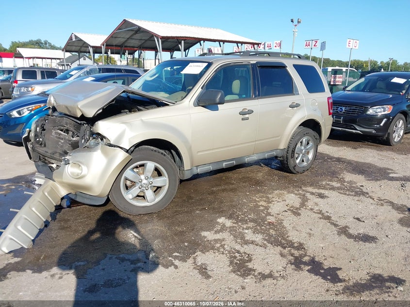 Vin: 1fmcu9dg2cka81018, lot: 46810264, ford escape xlt 20122